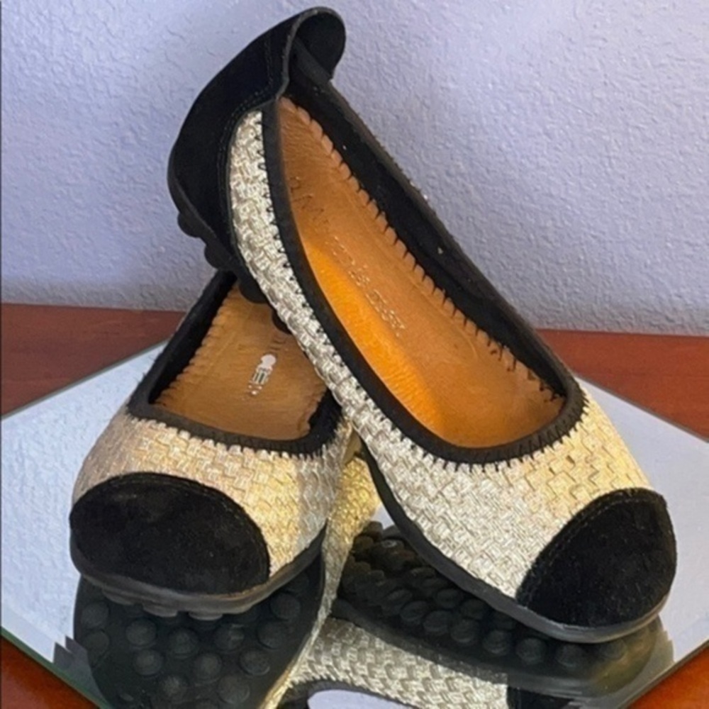 Bernie Mev. Shoes size 5.5 Gold Black shoes
